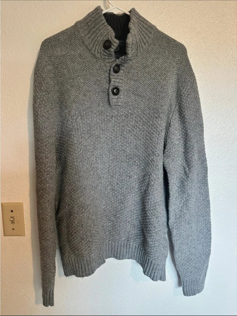 Men's Grayer’s Button-Neck Gray Sweater. Large. Gray